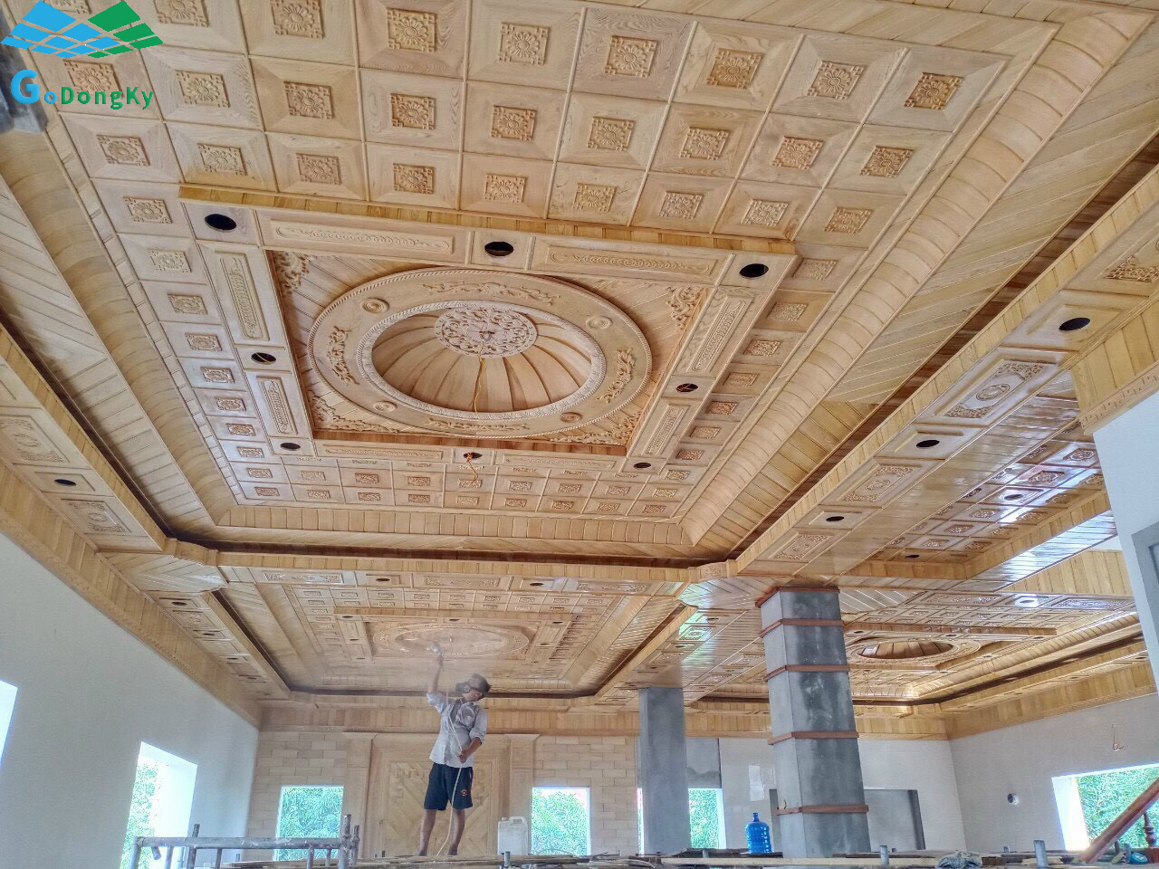 Cách chọn gỗ và kinh nghiệm thi công trần gỗ
