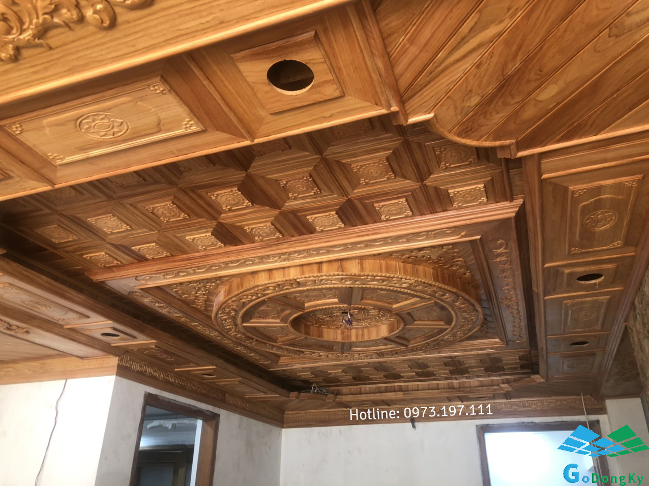 Thi công ốp trần gỗ tự nhiên tại Sóc Trăng