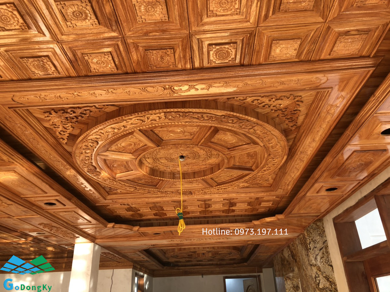 Khám phá nét đẹp của trần gỗ tự nhiên