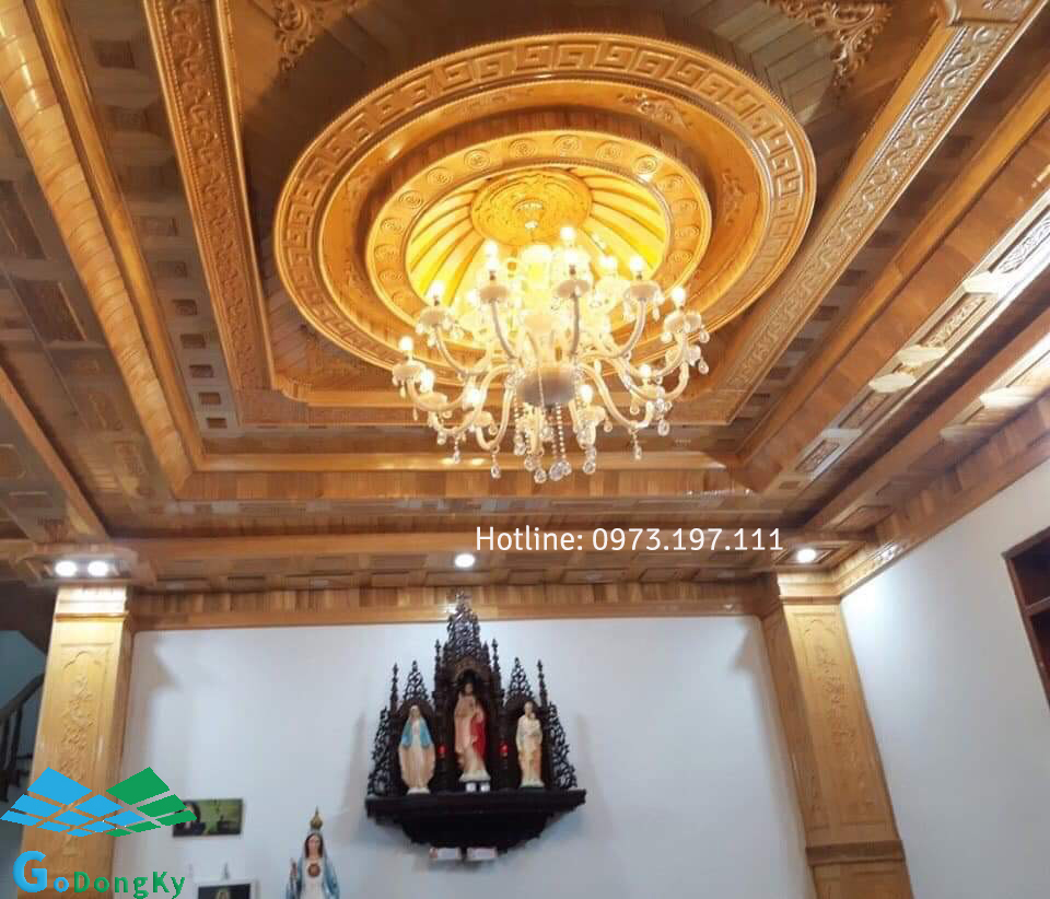Mẫu trần gỗ pơ mu sang trọng