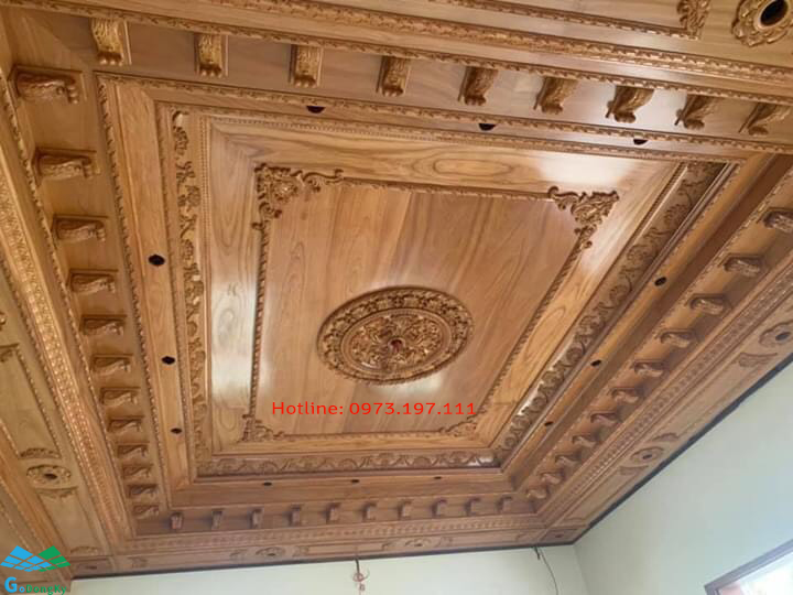Trần gỗ cổ điển đẹp cho phòng khách nhỏ