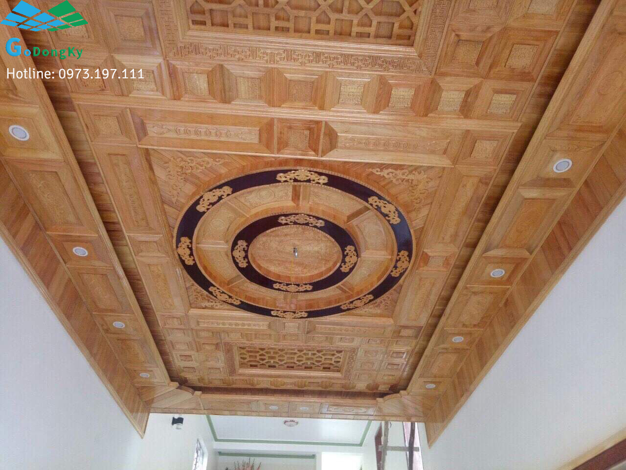 Trần gỗ pơ mu Điện Biên