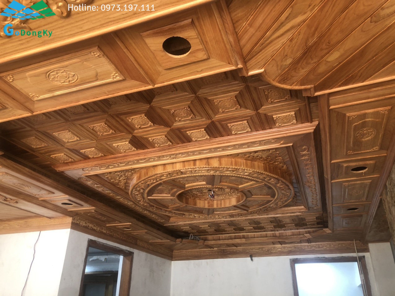 Trần gỗ tự nhiên cho phòng khách