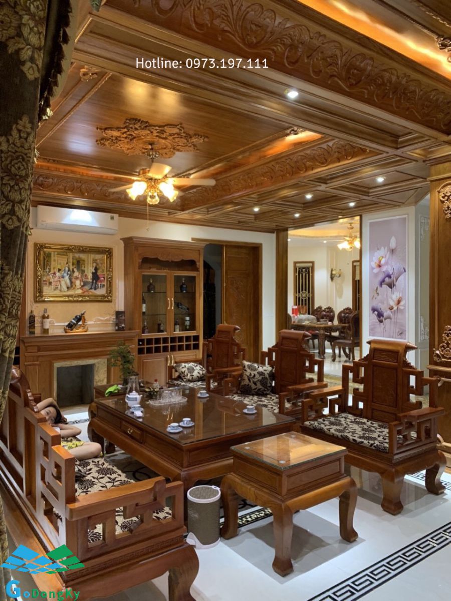 Trần tân cổ điển đơn giản
